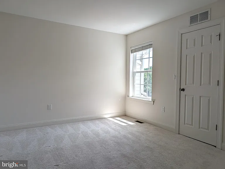68 Autumn Ln — Photo 9