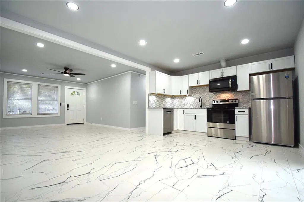 3 bed, 1206 sqft, $1,550 — Photo 2