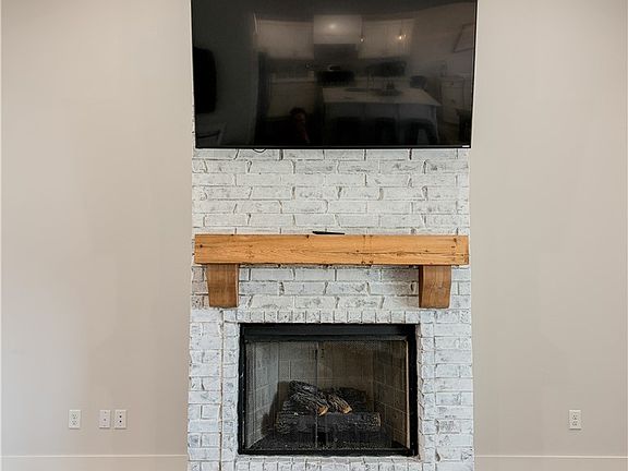 4th image of 2739 S Angels Rd