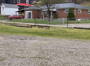 506 James River Rd, Cabin Creek, WV 25035