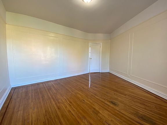 2nd image of 116 W 238th St APT 6J