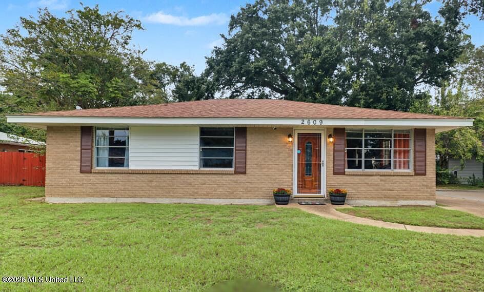 1st image of 2609 Demaret Dr