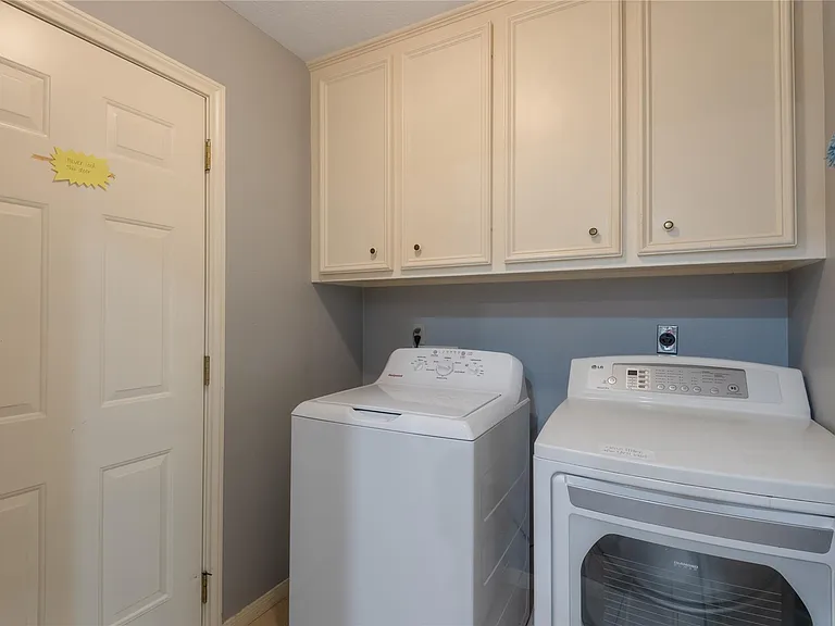 2232 Azalea Cir — Photo 29