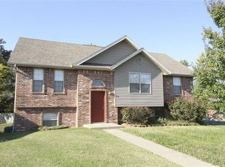 800 S Creekwood Ct, Nixa, MO 65714
