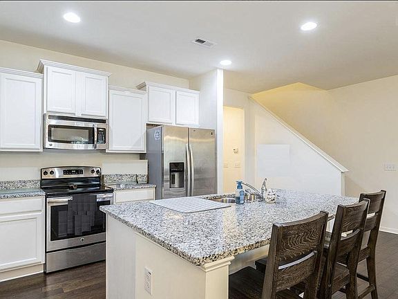 5th image of 105 Bella Pl #105