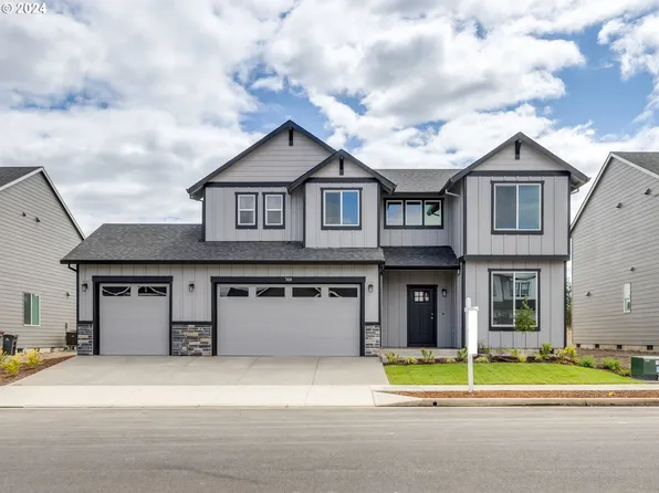 769 E Wilson St, Carlton, OR 97111