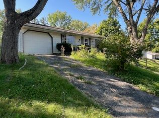 910 Timberline Dr, Danville, IL