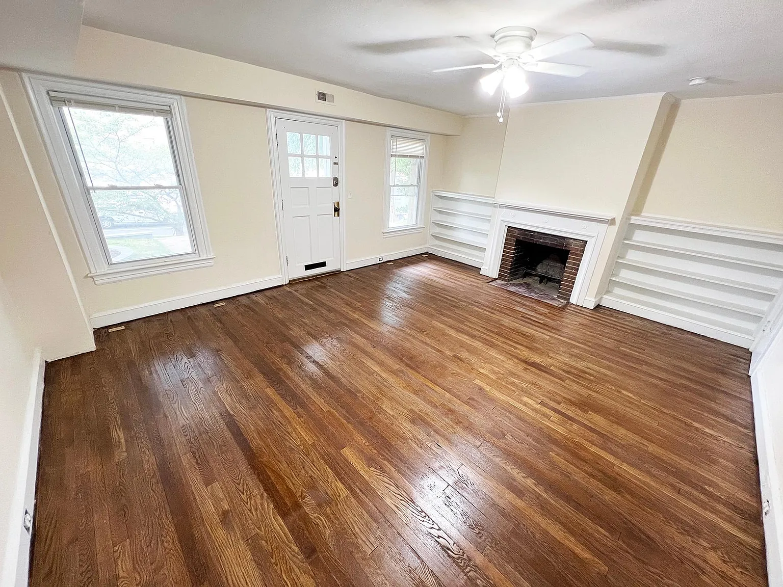 6 bed, 2700 sqft, $7,150 — Photo 4