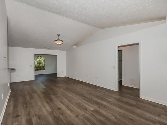 3rd image of 454 Carolina Hickory St.