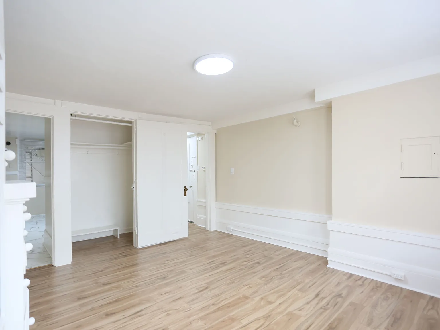 Studio, $3,200 — Photo 4