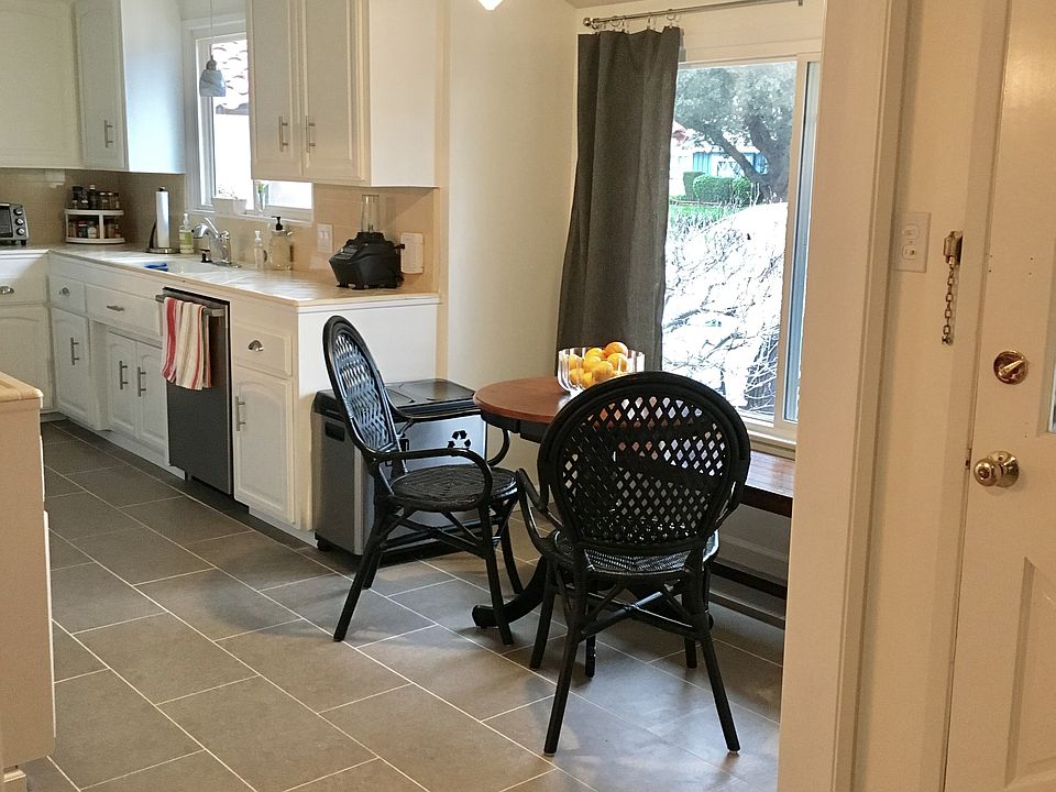 Eat in kitchen
