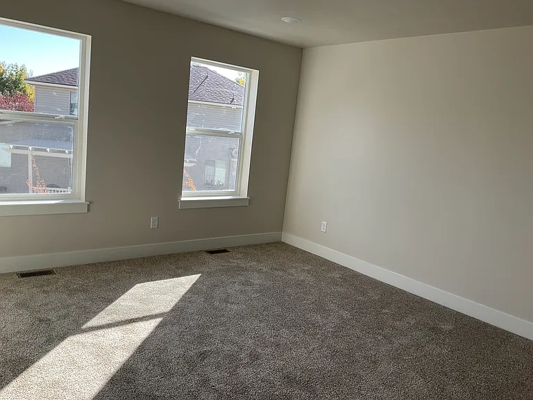 824 E Sunnyside Rd #6 — Photo 6