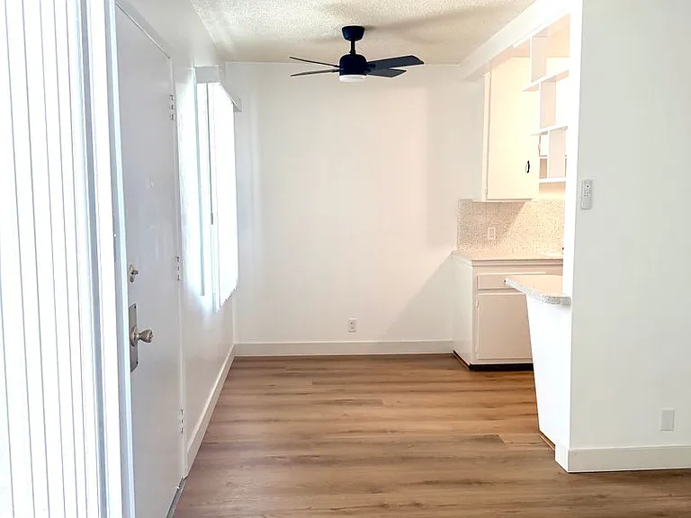 366 Redondo Ave — Photo 6