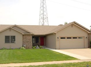 2935 Fox Ridge Dr, Columbus, IN 47203