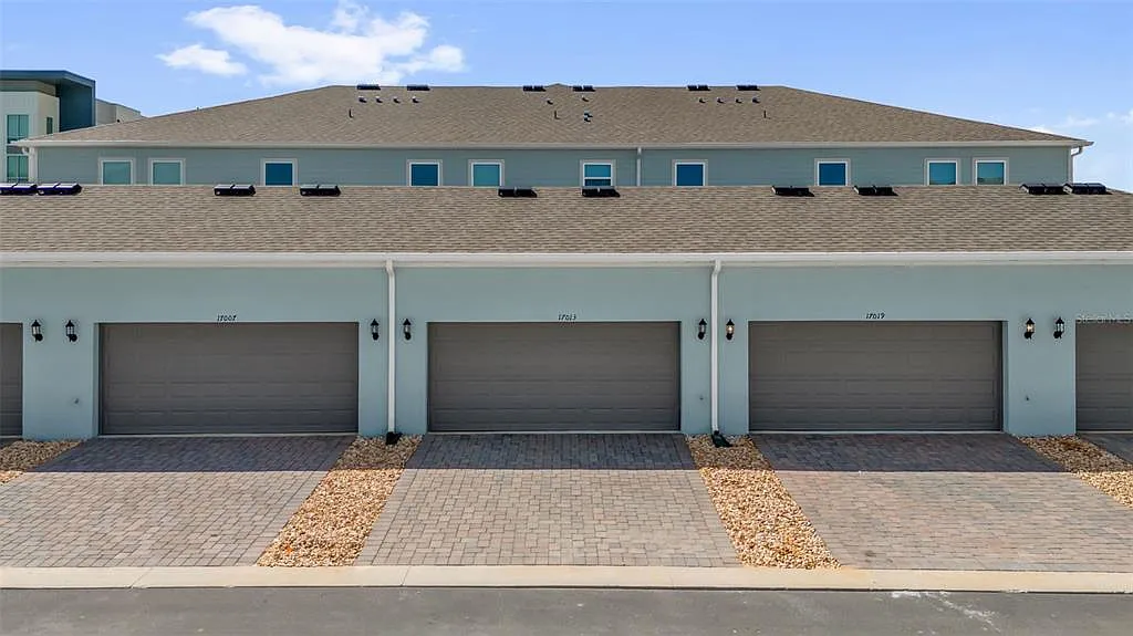 3 bed, 2.5 bath, 1744 sqft, $2,950 — Photo 3