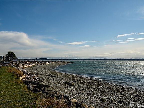5th image of 8127 Comox Road