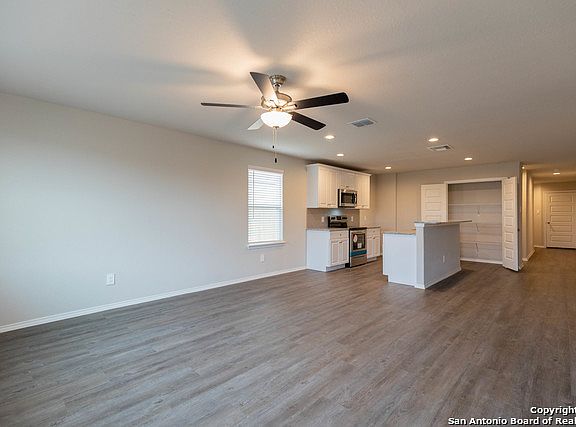 5th image of 1141 Gracie Way