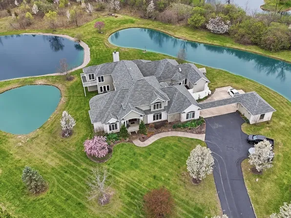 11801 Sylvan Meadows Dr, Fort Wayne, IN 46814