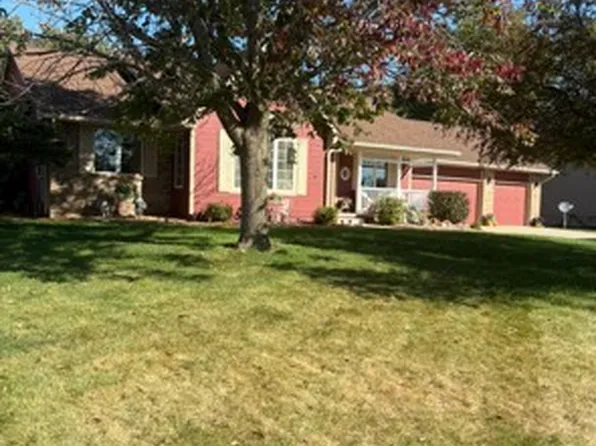 504 E Plainsmen Rd, Prairie City, IA 50228