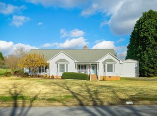 17 Midland Ct, Taylors, SC 29687