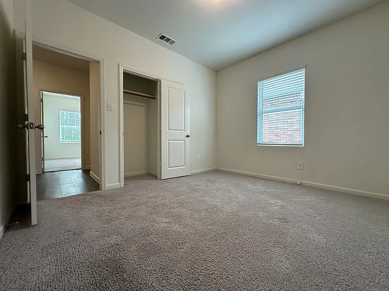 1604 Shadow Hawk Dr — Photo 8