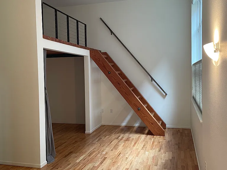 1009 NW Hoyt St #111 — Photo 22