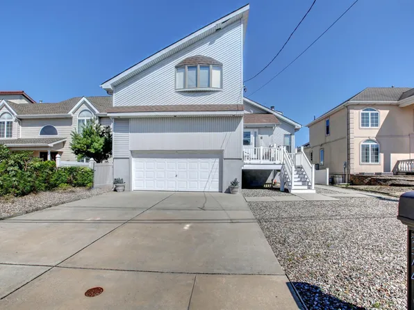 374 Aldo Dr, Toms River, NJ 08753