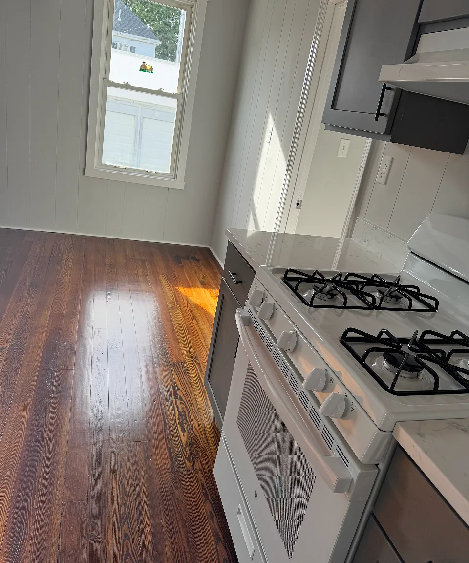2 bed, 1000 sqft, $1,400 — Photo 3