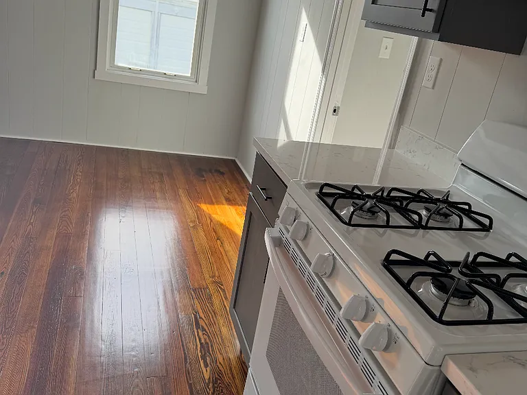 275 Phillips Ave #1E — Photo 3