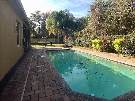 2nd image of 1213 Palm Dr