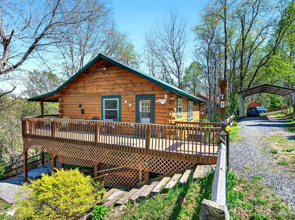 8 Blue Sky Dr, Leicester, NC 28748