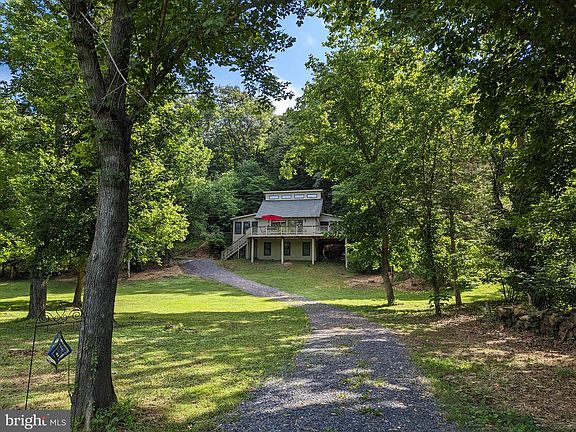 2nd image of 902 Misty Meadow Ln