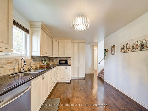 4th image of 115 Ondrey St