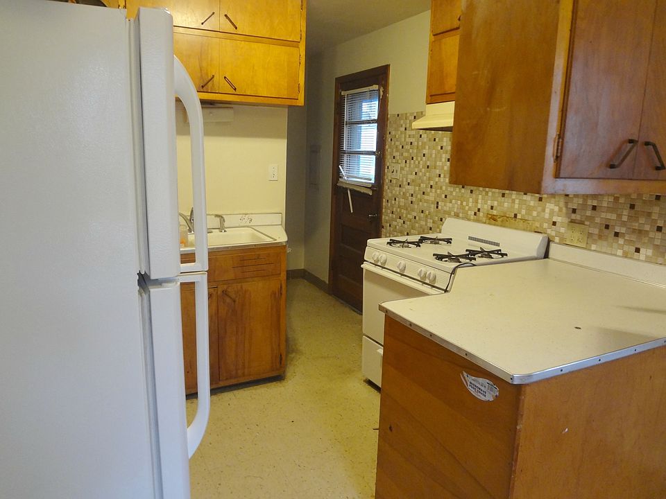 2nd image of 414 E Bradley Ave