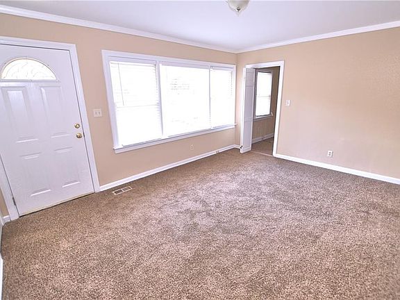 5th image of 5074 Phillips Dr