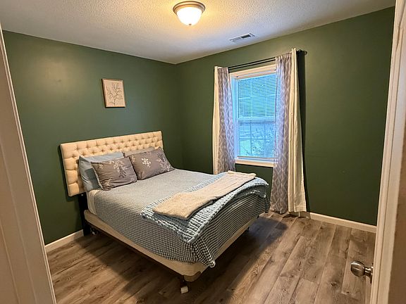 5th image of 217 Loren Rd
