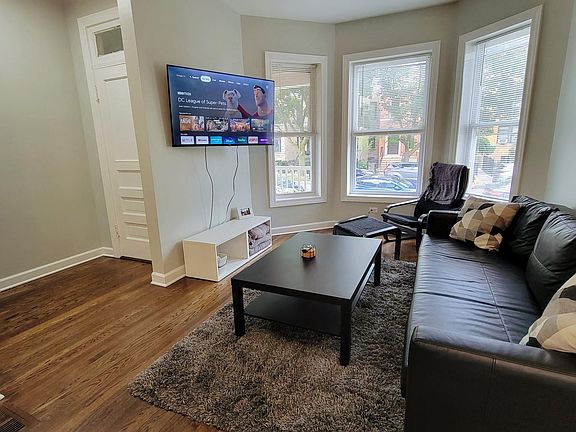 2nd image of 1207 W Newport Ave #1