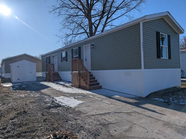 4051 Riverview Cir #61, Mount Clemens, MI 48043