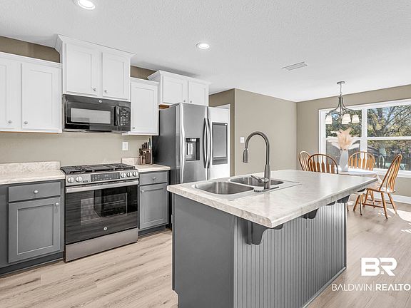 4th image of 9206 Greenleaf Dr