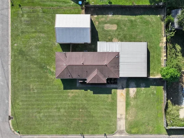 133 Country Club Dr, Prattville, AL 36067