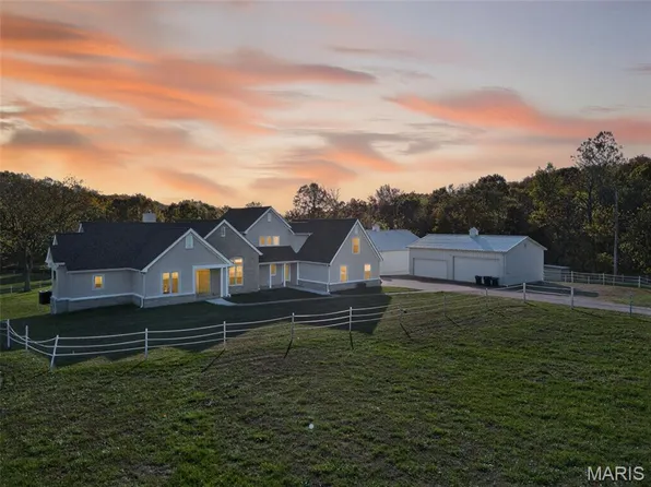 18360 Pinhook Hollow Dr, Pacific, MO 63069