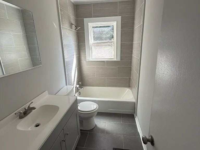 141 Brown Ave — Photo 6