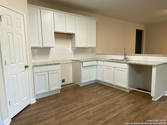 4th image of 819 Carlisle Ave