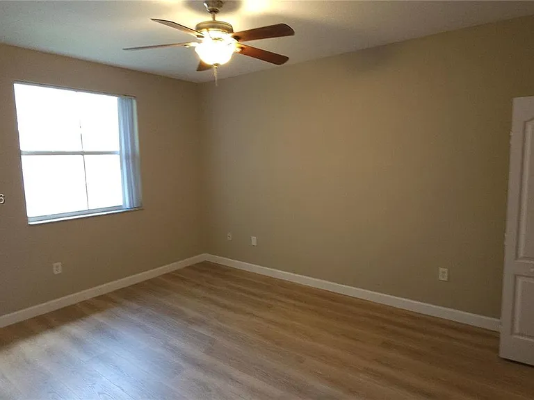 1662 SE 27th Dr #208 — Photo 16