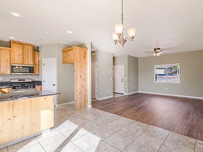 Pheasant Ridge Commons — Photo 6