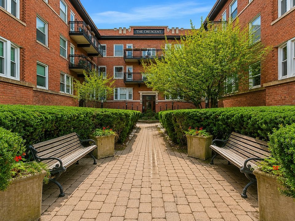 1st image of 845 W Belle Plaine Ave APT 2E