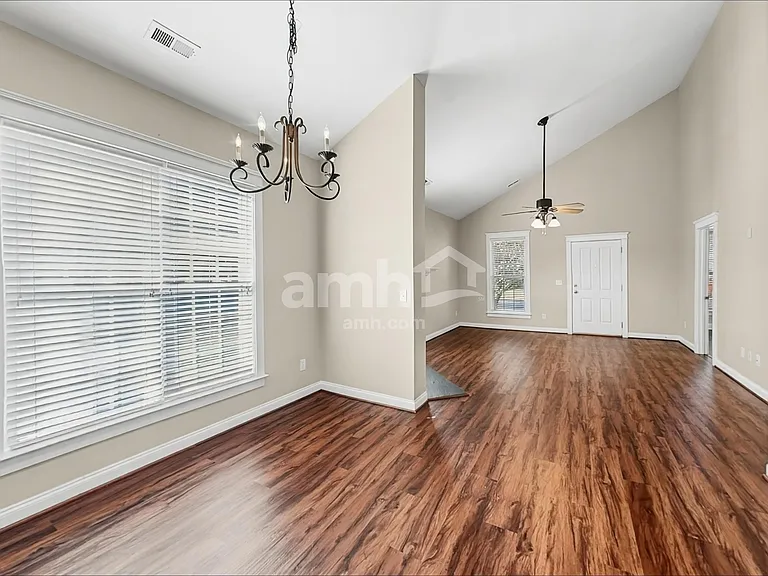 13640 Swinton Rd — Photo 5