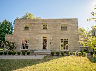 1048 S Pickwick Ave, Springfield, MO 65804