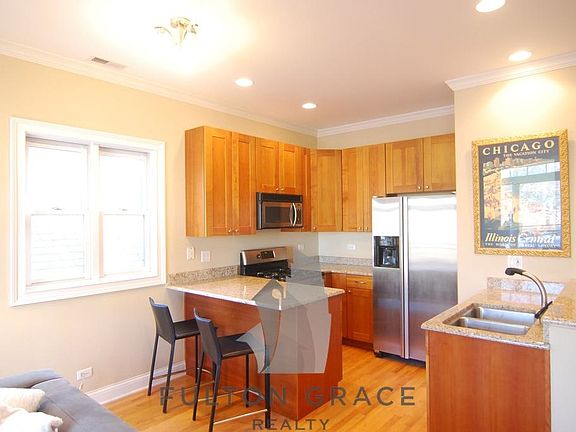 3rd image of 2508 N Southport Ave #878401