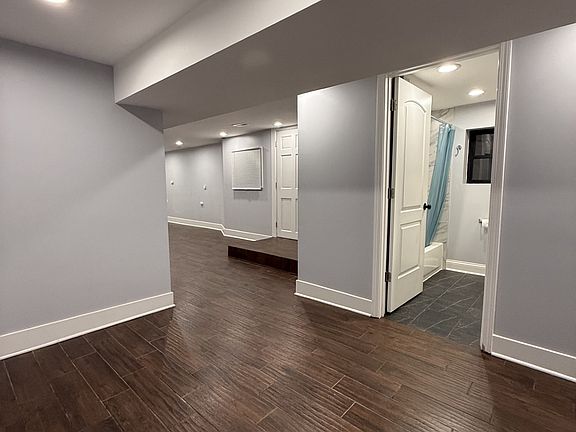 5th image of 3251 W Evergreen Ave #3